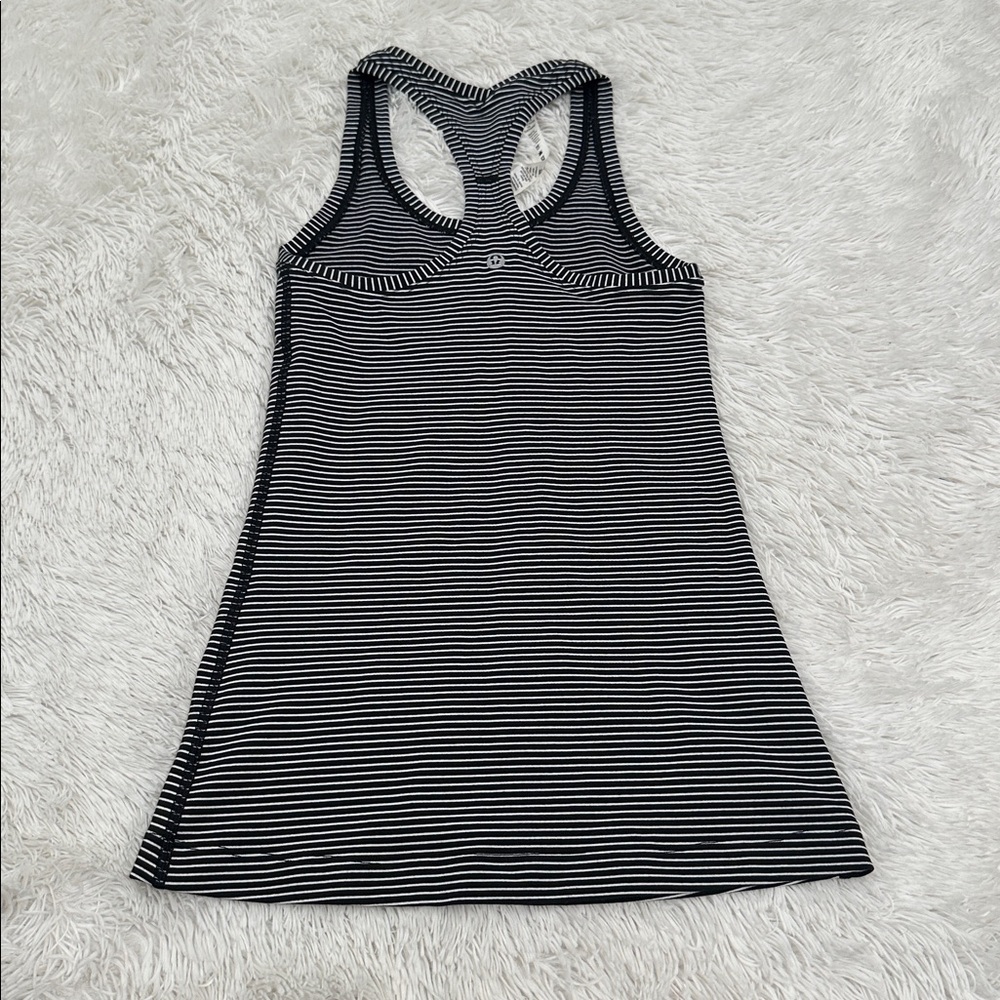🦢 Lululemon Racerback Tank Top - Picture 2 of 3